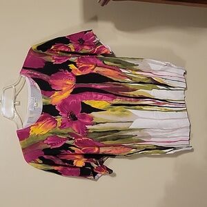 Beautiful embellished Joseph A short sleeve sweater Floral Design Sz S